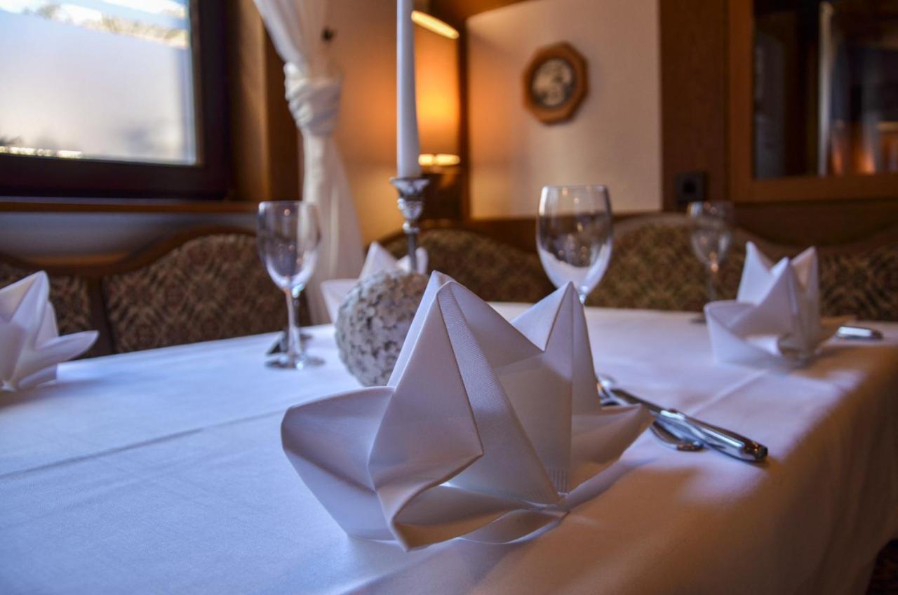 Hotel Restaurant Lamm Monsheim  Buitenkant foto